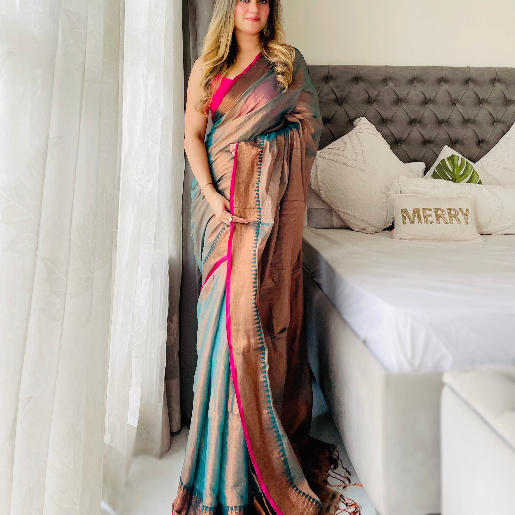 Shaaola Rama Green Handloom Tissue Saree